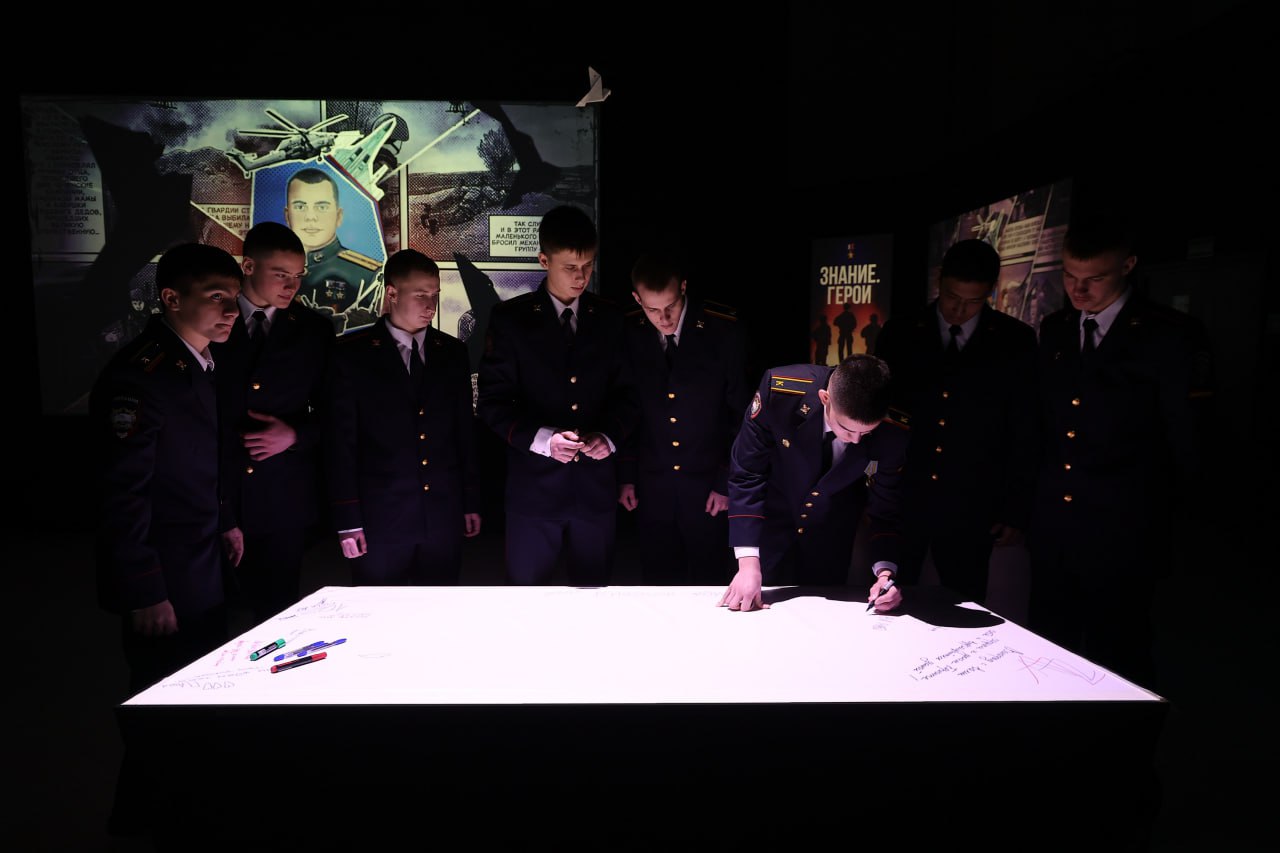 Мультимедийная выставка о героях СВО открылась в Волгограде к 23 февраля Мультимедийная выставка о героях СВО открылась в Волгограде к 23 февраля