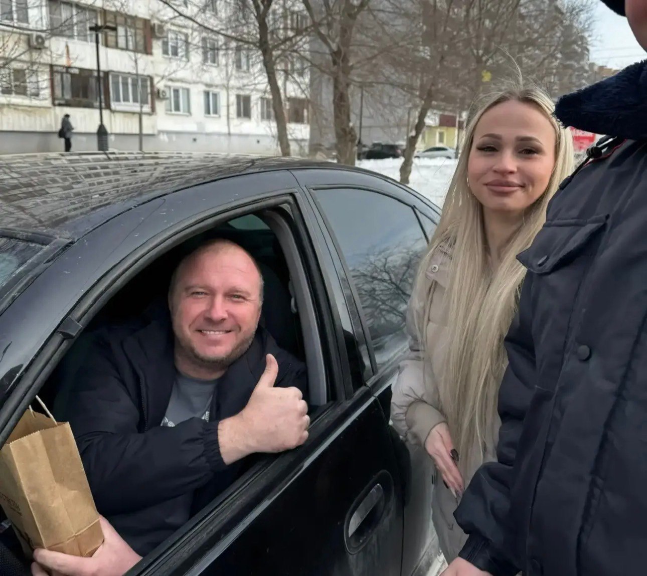 «Вместо штрафов — поздравления: Госавтоинспекция поздравила мужчин-водителей с 23 февраля» «Вместо штрафов — поздравления: Госавтоинспекция поздравила мужчин-водителей с 23 февраля»