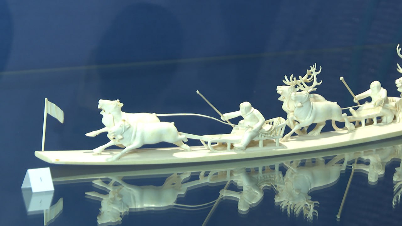 Более 30 произведений из клыка моржа и бивня мамонта представили на выставке в Волгограде