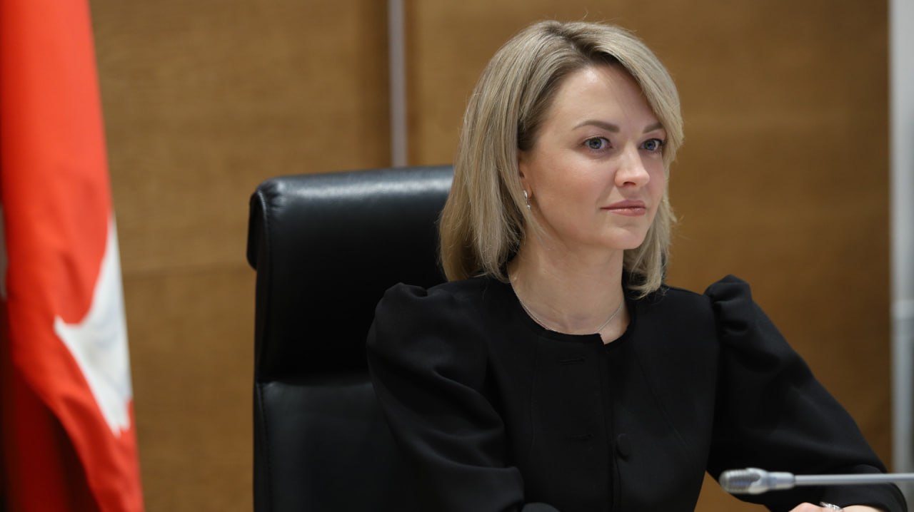 В Волгоградской областной Думе провели экскурсию для студентов ВолГУ В Волгоградской областной Думе провели экскурсию для студентов ВолГУ