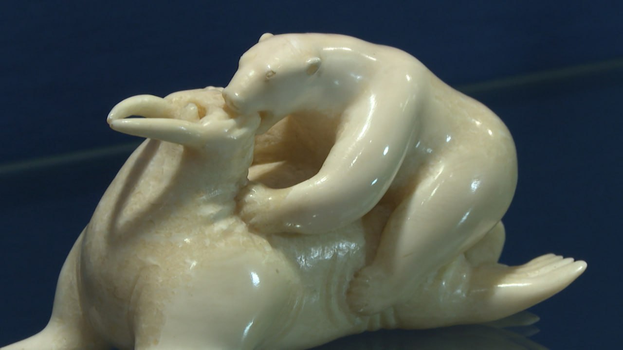 Более 30 произведений из клыка моржа и бивня мамонта представили на выставке в Волгограде Более 30 произведений из клыка моржа и бивня мамонта представили на выставке в Волгограде