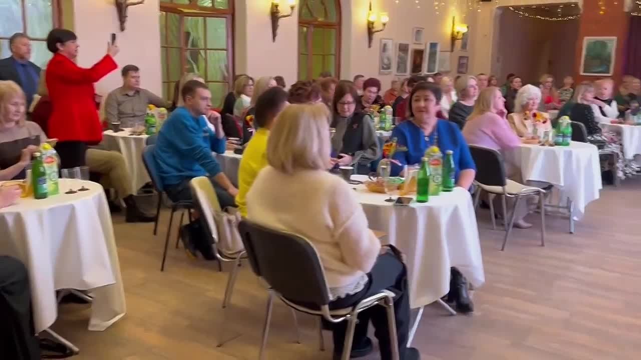 В ДК «ВГС» началась церемония чествования участниц и победительниц ежегодного городского конкурса «Женщина года»