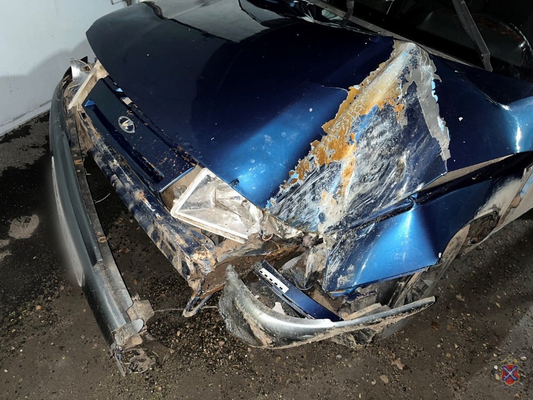 В Котельниково мужчина устроил ДТП на угнанной машине знакомого