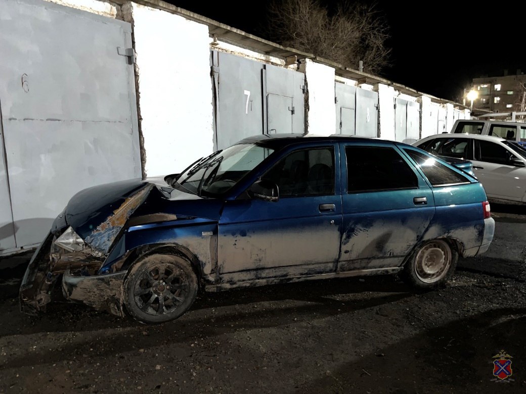 В Котельниково полицейские задержали автоугонщика, скрывшегося с места ДТП В Котельниково полицейские задержали автоугонщика, скрывшегося с места ДТП