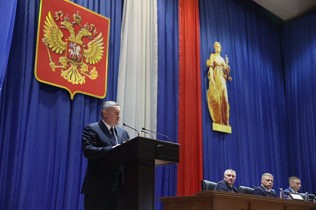 Губернатор Волгоградской области Андрей Бочаров принял участие в коллегии Волгоградского областного суда, где были подведены итоги деятельности судебных органов региона за 2025 год и намечены задачи на 2026 год