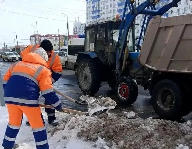 Волжский продолжают чистить от снега: вывезено 3,4 тысячи кубометров Волжский продолжают чистить от снега: вывезено 3,4 тысячи кубометров