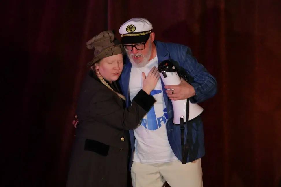 Сегодня Молодежный авангардный театр вновь представляет волжскому зрителю премьеру, уже вторую в этом феврале после «Василия Тёркина» Сегодня Молодежный авангардный театр вновь представляет волжскому зрителю премьеру, уже вторую в этом феврале после «Василия Тёркина»