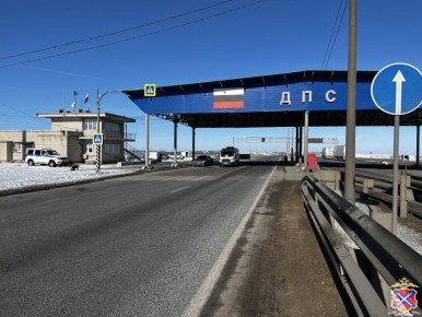 Профилактическую работу по предупреждению совершения административных правонарушений проводят сотрудники Волгоградской Госавтоинспекции