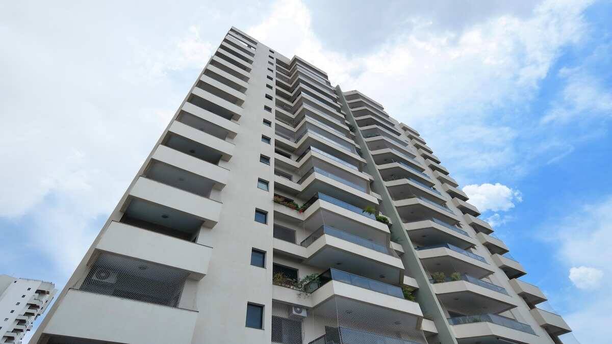 Падение спроса на жилье заставляет россиян делать выбор в пользу сбережений