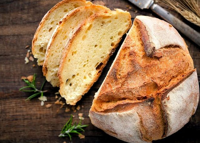 Как испечь хлеб с идеальной корочкой: секреты от профессионалов