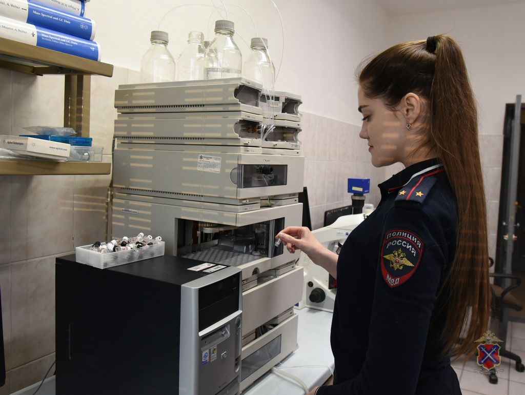 Начальник регионального Главка МВД Дмитрий Свинов поздравил экспертов-криминалистов с Днем образования экспертно-криминалистической службы МВД России Начальник регионального Главка МВД Дмитрий Свинов поздравил экспертов-криминалистов с Днем образования экспертно-криминалистической службы МВД России