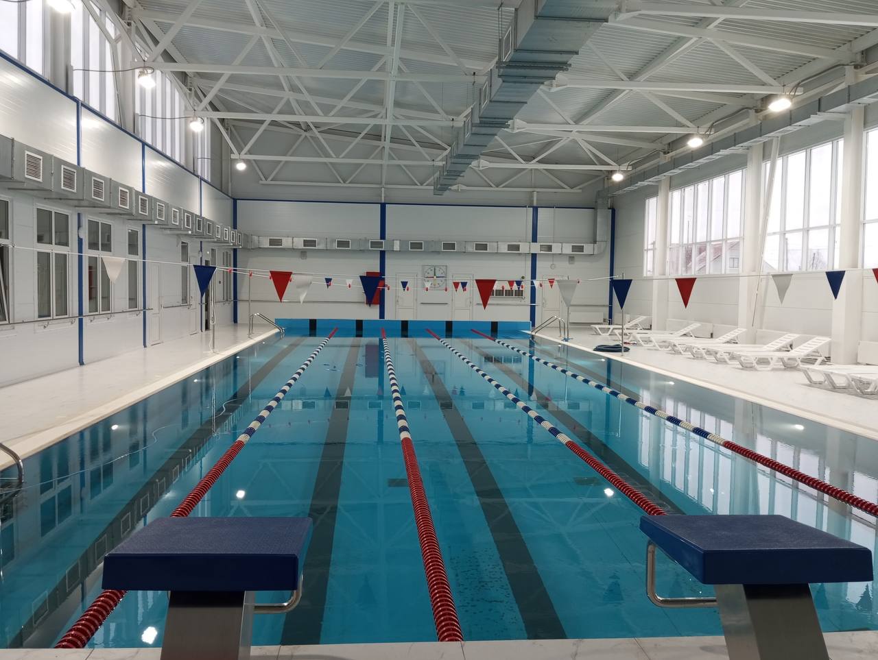 В Волгоградской области введён в эксплуатацию новый бассейн в Елани В Волгоградской области введён в эксплуатацию новый бассейн в Елани