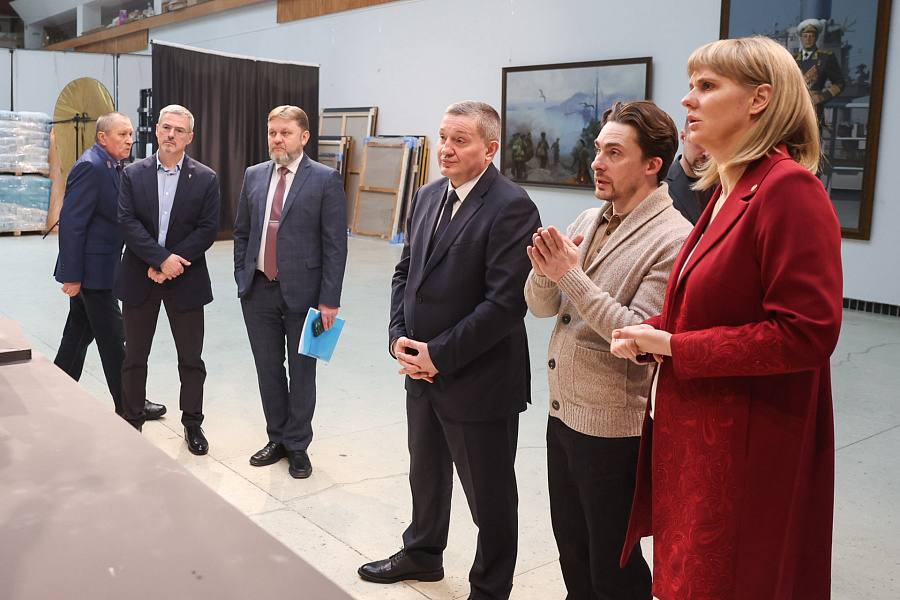 Андрей Бочаров провёл в московской студии имени Грекова совещание по созданию памятника подвигу бойцов СВО Андрей Бочаров провёл в московской студии имени Грекова совещание по созданию памятника подвигу бойцов СВО