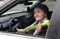 «Цветочный патруль»: депутаты и Госавтоинспекция поздравляют автоледи Волгограда с наступающим 8 Марта