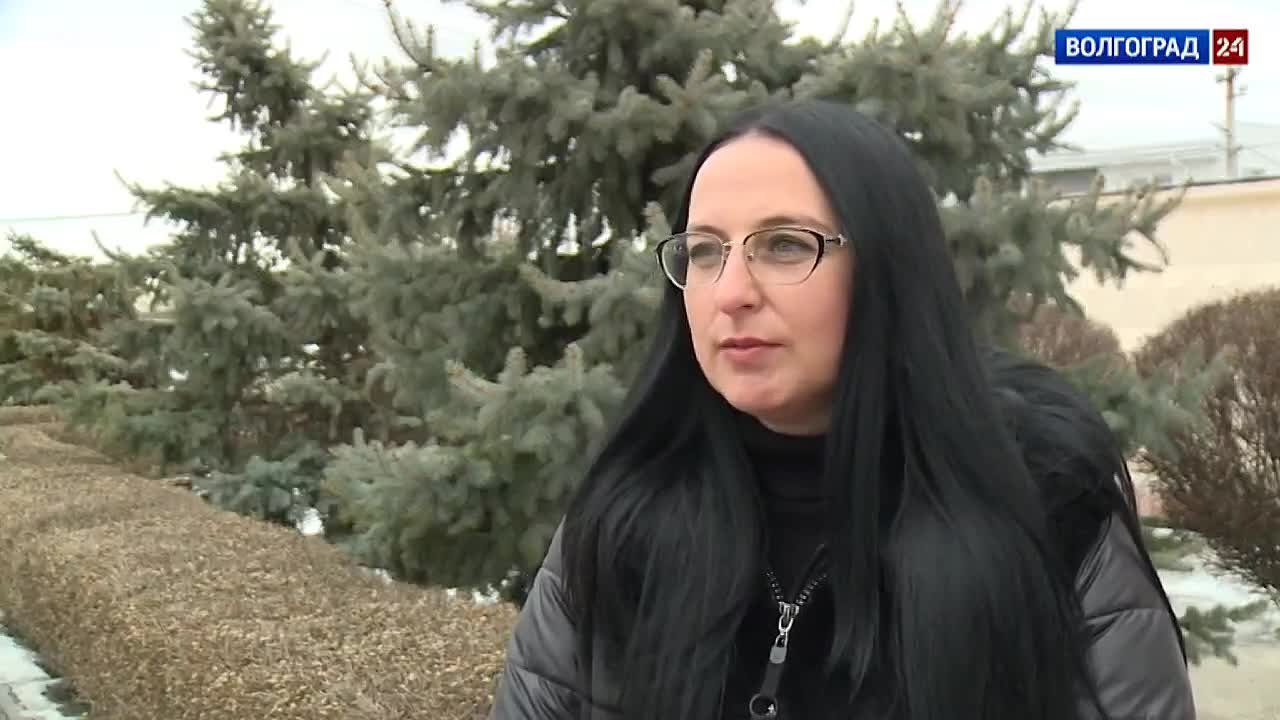 Заместитель главы Среднеахтубинского района Наталья Изингер прокомментировала @volgograd_24 ночную атаку БПЛА, в результате которой были повреждены три частных дома