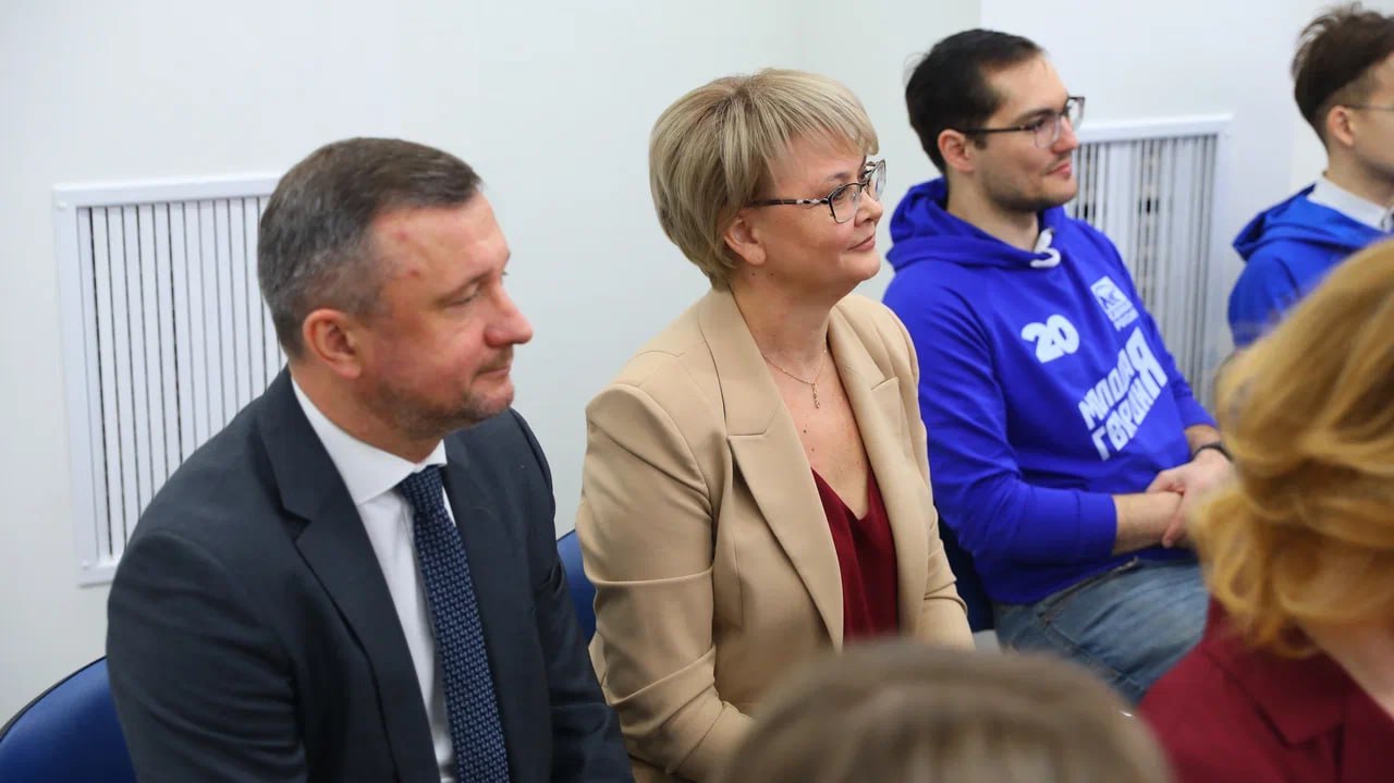 В Штабе общественной поддержки партии «Единая Россия» состоялось мероприятие «Сила любви. Сила женщины», участниками которого стали матери и жены военнослужащих, выполняющих задачи в зоне специальной военной операции В Штабе общественной поддержки партии «Единая Россия» состоялось мероприятие «Сила любви. Сила женщины», участниками которого стали матери и жены военнослужащих, выполняющих задачи в зоне специальной военной операции