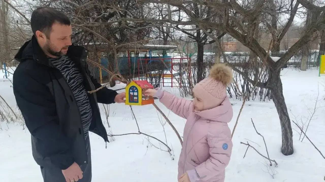 Около тысячи детских садов и школ волгоградского региона приняли участие во Всероссийской акции «Покормите птиц»