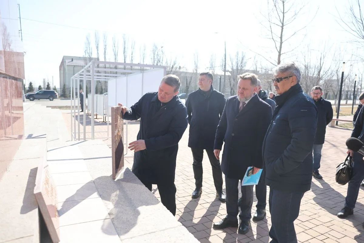 Андрей Бочаров поставил задачу в мае подготовить площадку и фундамент под будущий памятник, посвящённый подвигу героев спецоперации Андрей Бочаров поставил задачу в мае подготовить площадку и фундамент под будущий памятник, посвящённый подвигу героев спецоперации