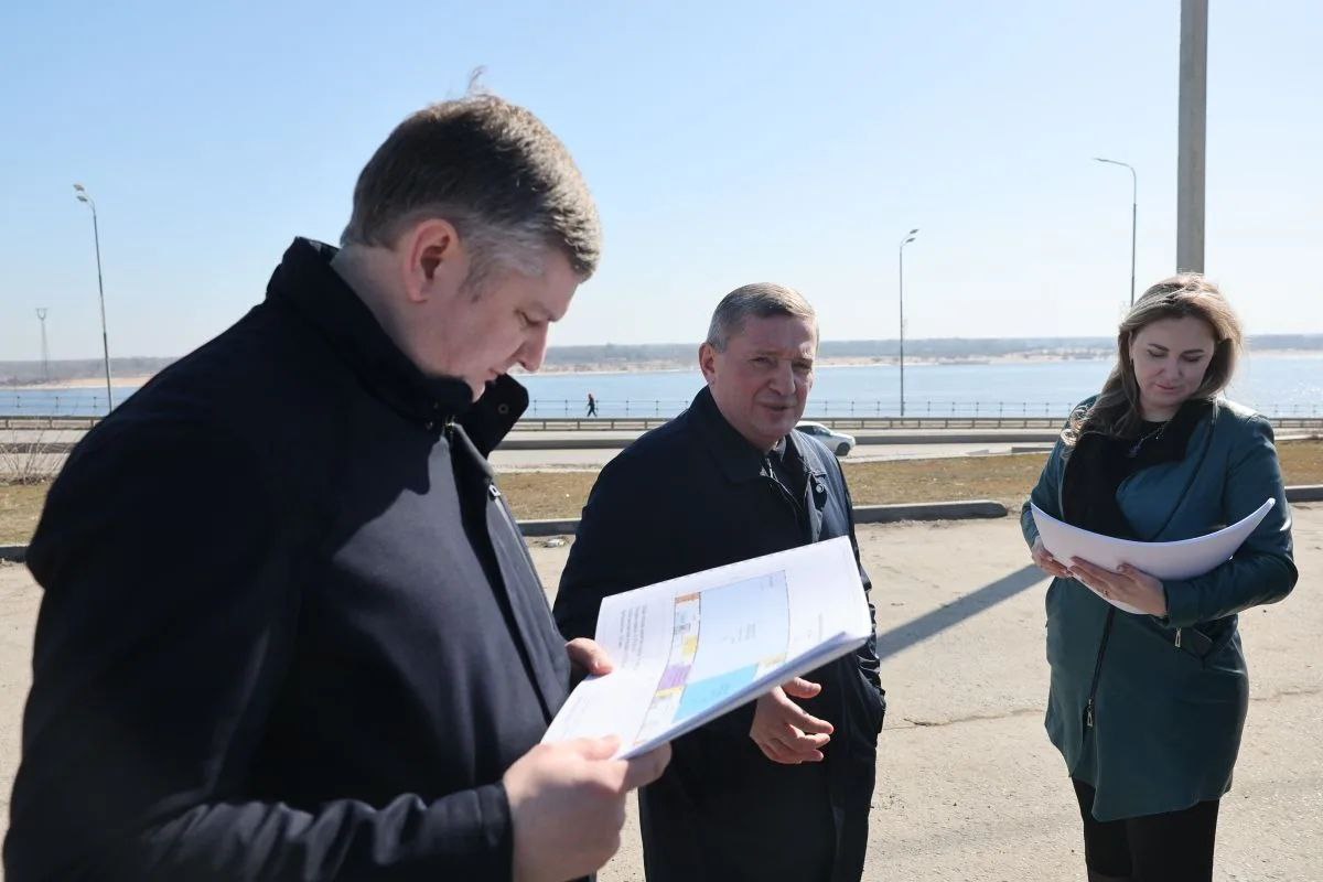 В ходе субботней рабочей поездки губернатор Андрей Бочаров осмотрел место у стадиона «Волгоград Арена», где планируют создать современный выставочный центр для демонстрации достижений региона в различных сферах