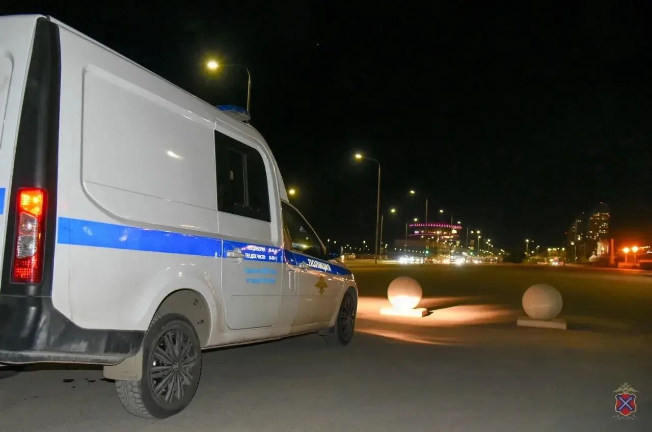 В выходные дни сотрудниками полиции принимались меры по усилению охраны общественного порядка и безопасности дорожного движения В выходные дни сотрудниками полиции принимались меры по усилению охраны общественного порядка и безопасности дорожного движения