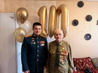 Жителю Краснооктябрьского района Волгограда, ветерану Василию Григорьевичу Полянскому исполнилось 100 лет