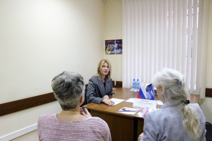 Провела личный приём граждан