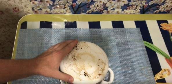 Как легко и эффективно очистить кастрюли от жира и нагара