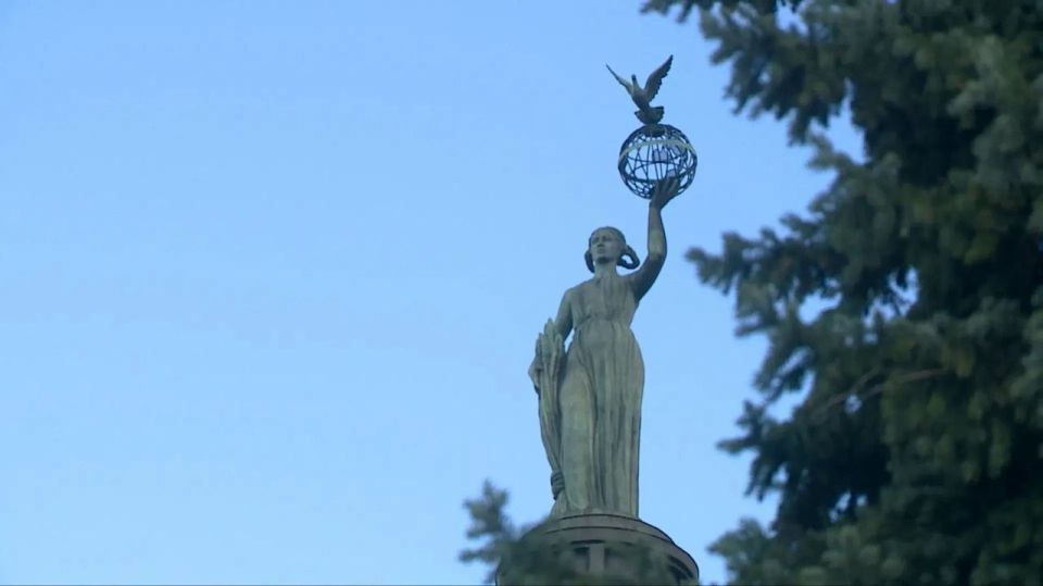 ������� ��� � ����� ����� ������� 26 ������ � 10 ��� � ������������� ����������