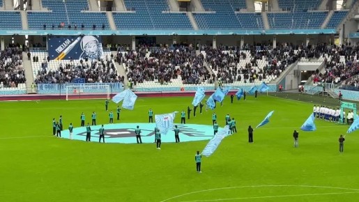 Поехали!. Фанаты «Ротора» растянули праздничный баннер на матче с «Соколом»