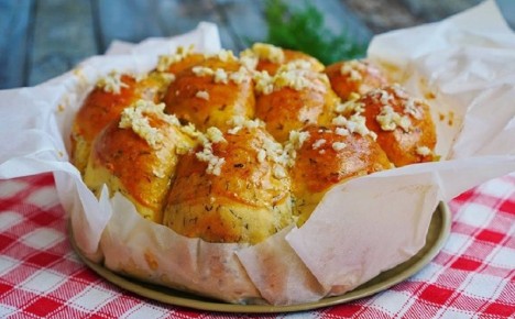 Пампушки с чесноком и укропом: как создать идеальное лакомство для уютного вечера
