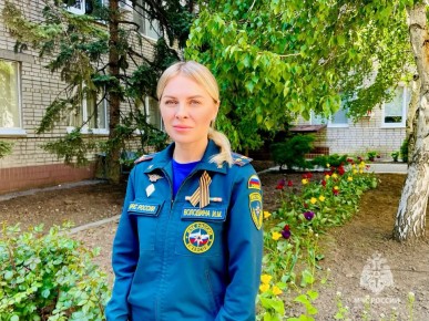 Начальник отделения по работе с обращениями граждан Ирина Володина желает всем отличного дня и настроения!