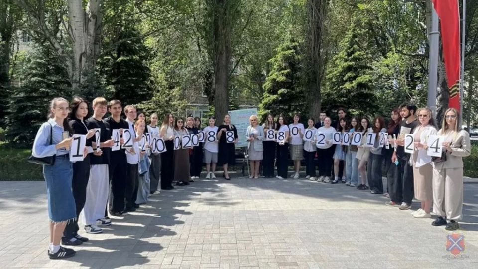 Сотрудники подразделений по делам несовершеннолетних провели мероприятия, приуроченные к Международному Дню детского телефона доверия