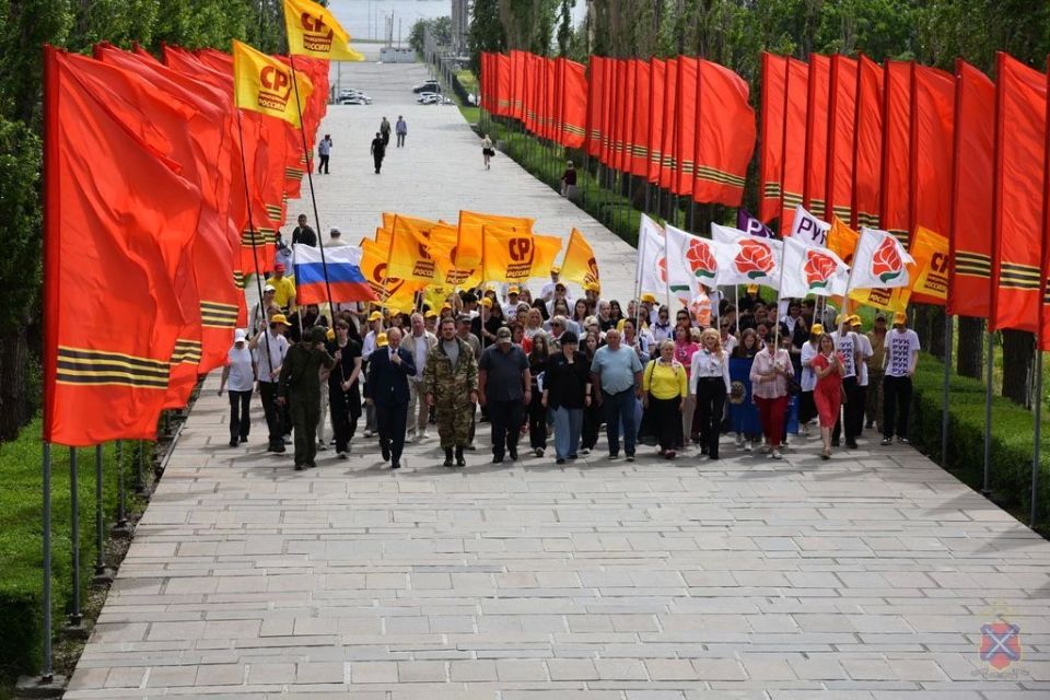 Волгоград посетили участники межрегионального гуманитарного патриотического автопробега «Путь к Победе»