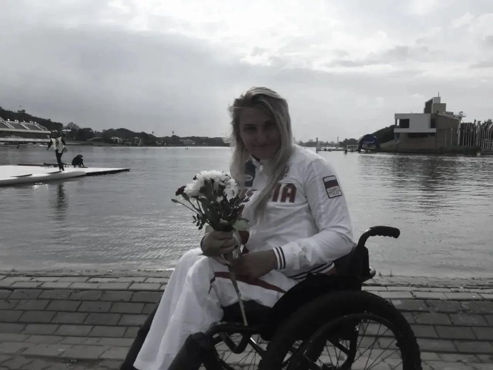 Выдающаяся волгоградская спортсменка, представительница паралимпийской гребли Мария Никифорова скончалась вследствие тяжелой болезни 16 мая, сообщает облспорткомитет