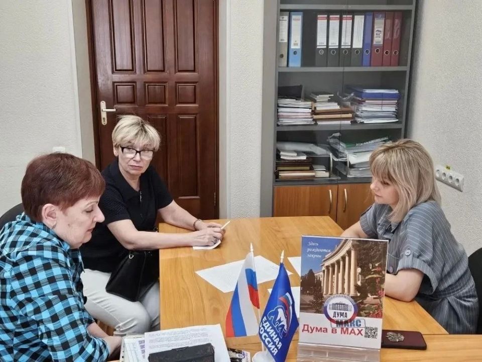 В минувшую пятницу, 15 мая, в рамках Единого дня приёма граждан, организованного партией «Единая Россия», депутат регпарламента Мария Аплеталина провела личные встречи с жителями, обратившимися по вопросам, связанным с...