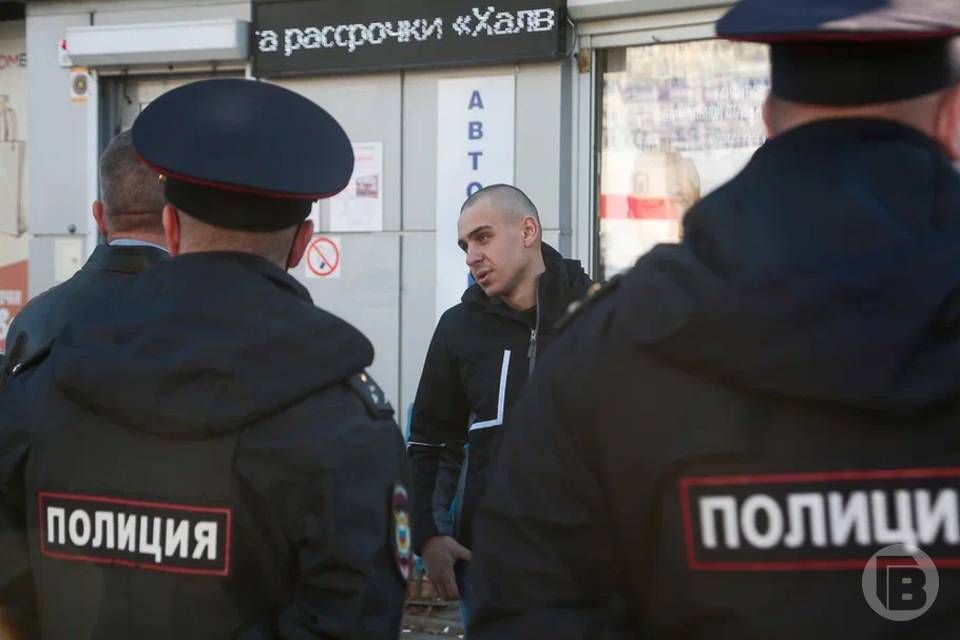 Девять участников конфликта задержаны после обращения жительницы Николаевского района Волгоградской области, полиция проводит проверку, сообщает ГУ МВД России по региону в «Максе»