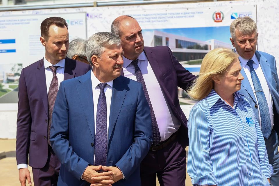 В Волгограде начали заливать фундамент нового отделения радионуклидной терапии В Волгограде начали заливать фундамент нового отделения радионуклидной терапии
