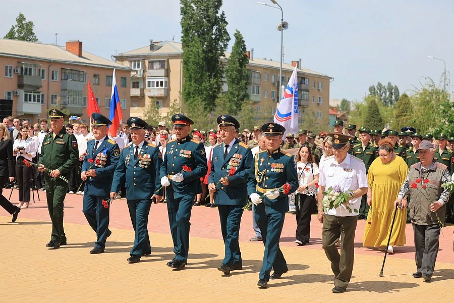 Стелу «Рубеж Сталинградской доблести» открыли в Камышине Стелу «Рубеж Сталинградской доблести» открыли в Камышине
