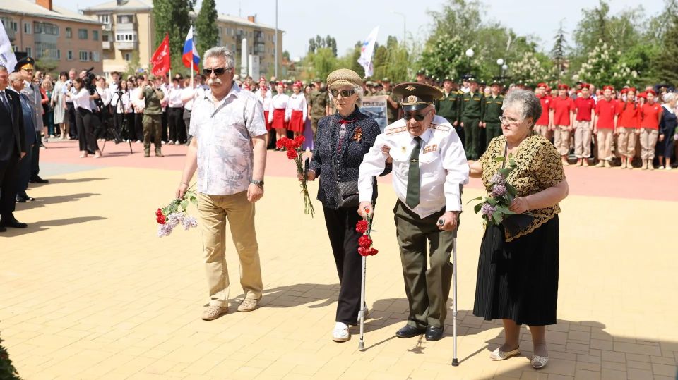 В Камышине открыли памятную стелу «Рубеж Сталинградской доблести» В Камышине открыли памятную стелу «Рубеж Сталинградской доблести»