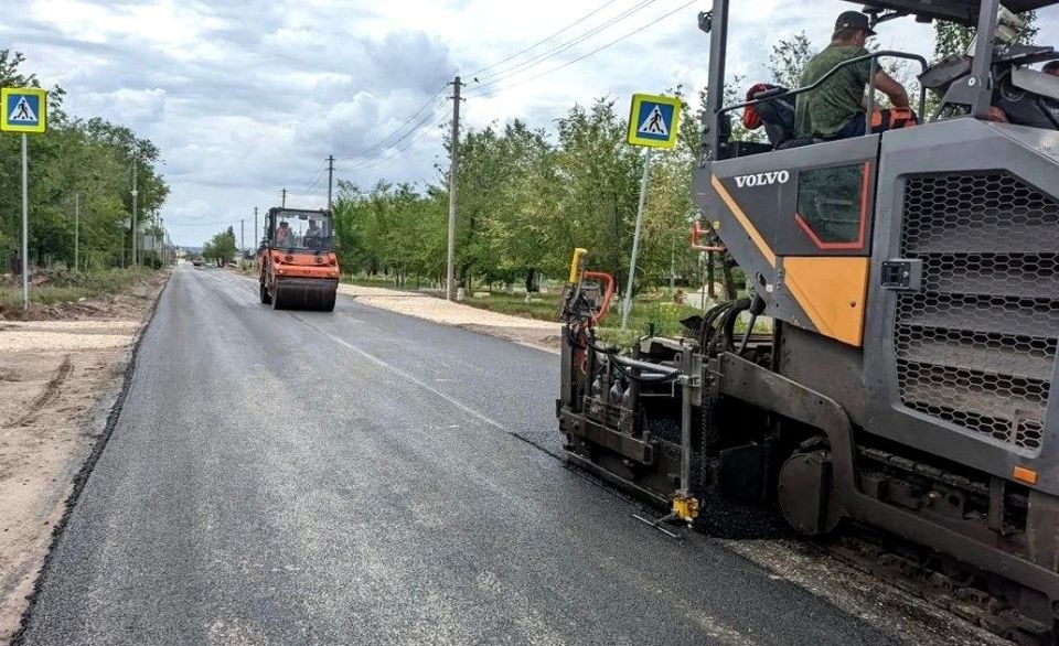 В Волжском начали ремонт дороги к детской больнице В Волжском начали ремонт дороги к детской больнице