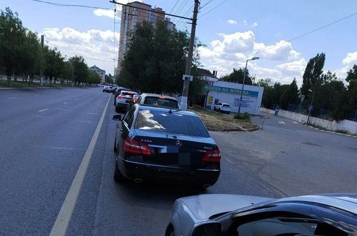 Бензин есть, но очереди большие: в Волгограде ажиотаж на АЗС 6 июля 2026 года