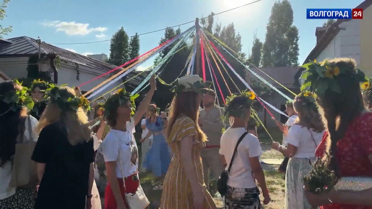 Яркое празднование накануне Дня Ивана Купалы состоялось в музее-заповеднике «Старая Сарепта» Яркое празднование накануне Дня Ивана Купалы состоялось в музее-заповеднике «Старая Сарепта»