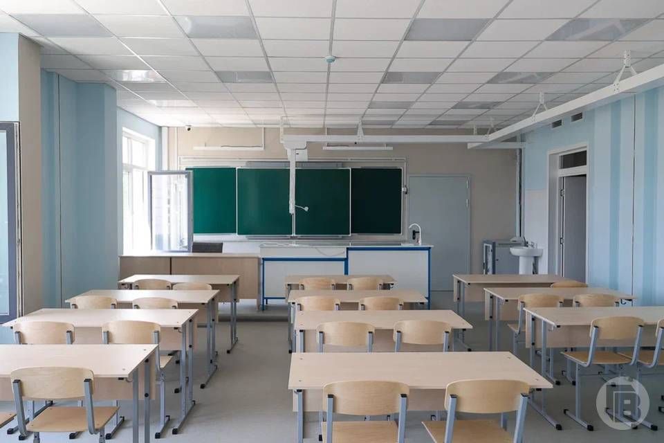 СК проводит проверку по факту сообщений в СМИ о том, что в течение длительного времени пятиклассница подвергается систематическим оскорблениям, избиениям и насильственным действиям в одной из школ Волгограда, сообщает...