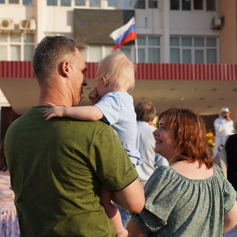 Улыбки, ромашки и хорошее настроение Улыбки, ромашки и хорошее настроение