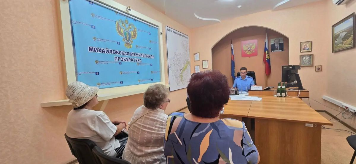 Прокурор Волгоградской области провел выездной личный прием граждан в Михайловском районе Прокурор Волгоградской области провел выездной личный прием граждан в Михайловском районе