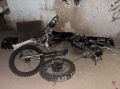 Полицейские в городе Волжском задержали двоих молодых людей, похитивших сломанный питбайк