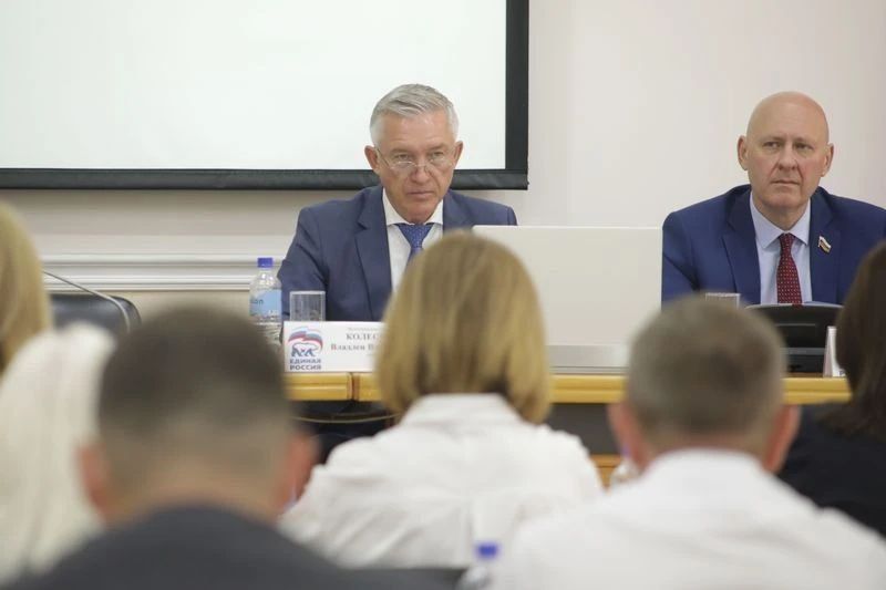 На состоявшемся сегодня очередном заседании депутаты Волгоградской городской Думы рассмотрели и одобрили 19 проектов решений На состоявшемся сегодня очередном заседании депутаты Волгоградской городской Думы рассмотрели и одобрили 19 проектов решений