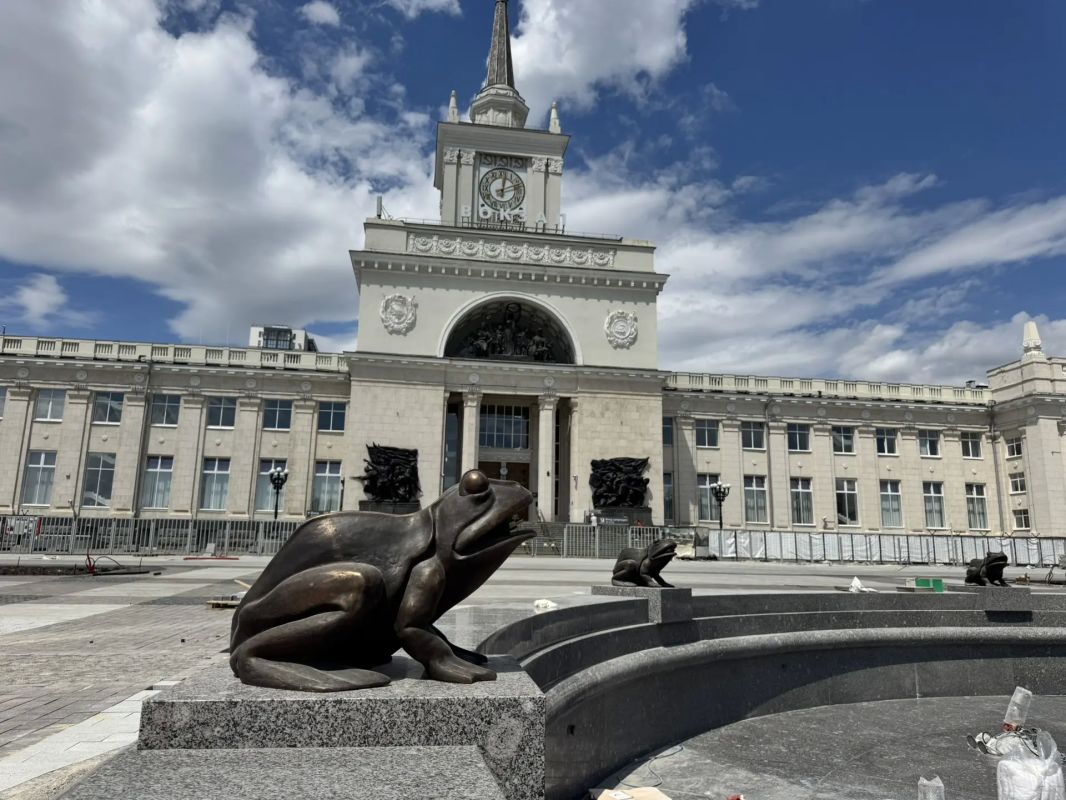 Скульптура заняла свое место в чаше Скульптура заняла свое место в чаше