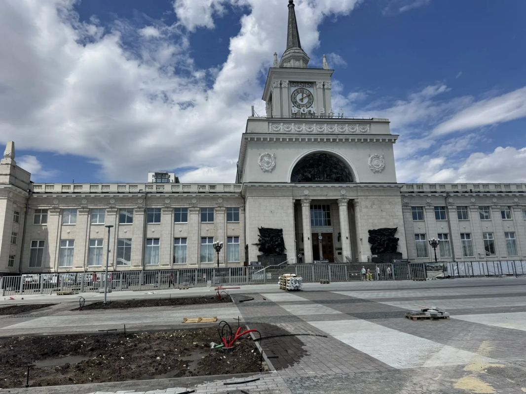 Скульптура заняла свое место в чаше Скульптура заняла свое место в чаше