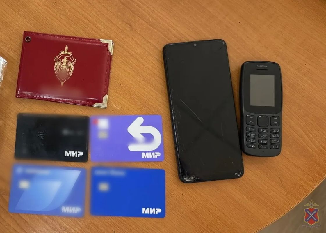 Троих вымогателей, похитивших человека, задержали сотрудники полиции Троих вымогателей, похитивших человека, задержали сотрудники полиции